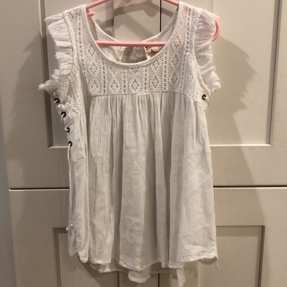 Arizona Jeans white flowy tank - Picture 6 of 6